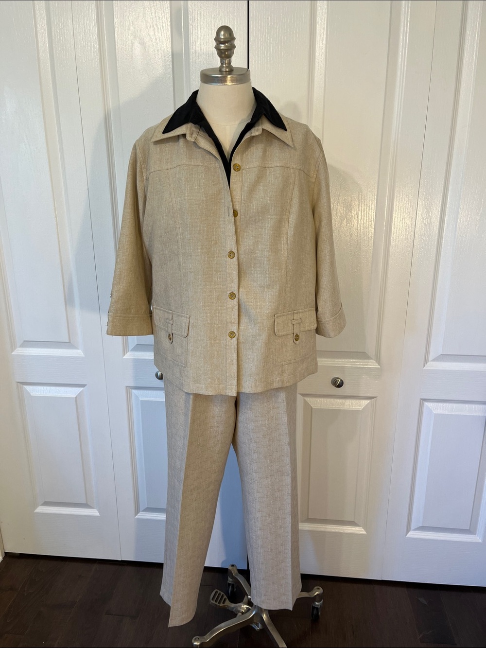 Allison Daley suit